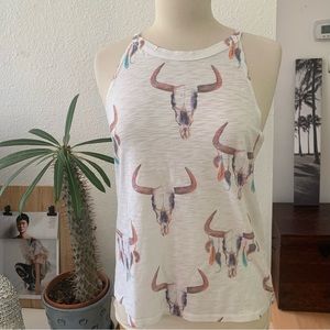 Brokedown sleeveless tank top with Longhorn skull adorned with feathers.  Size M